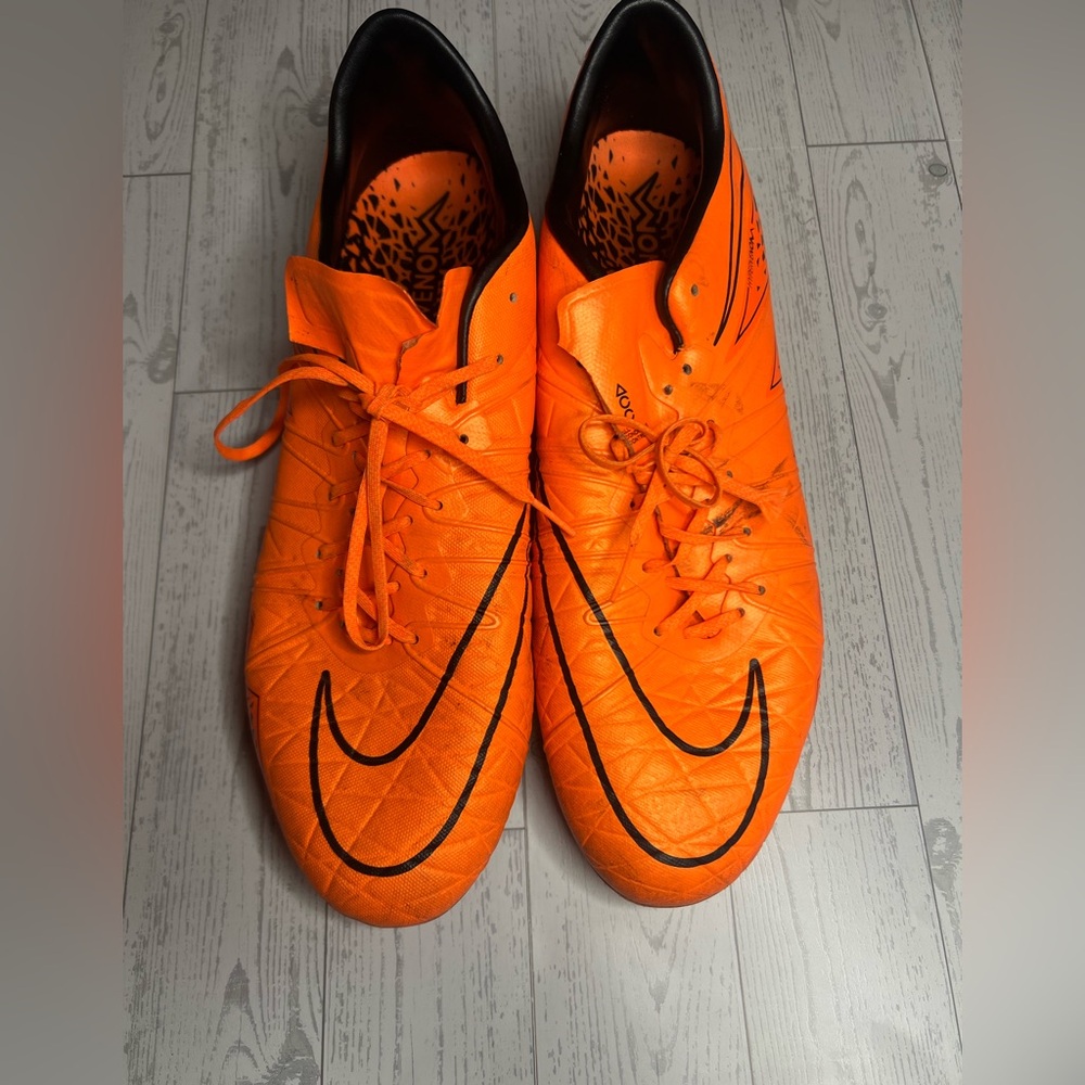 Nike Men's HyperVenom Soccer Cleats